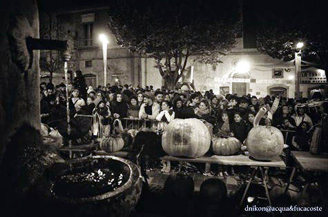 Fucacoste e Cocce Priatorje, Fontana Sant'Angelo, Orsara di Puglia 2014. Photo courtesy of Donato Narducci
