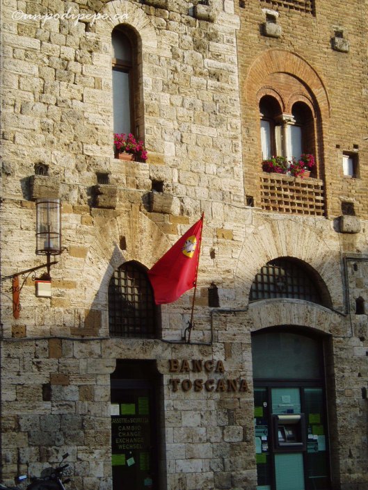 Bancomat Medievale/Medieval Bank Machine!