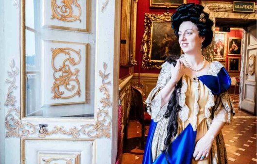 Actress playing Anna Maria Luisa de' Medici at Palazzo Pitti