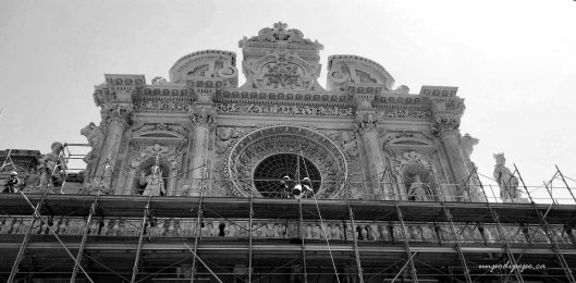 Santa Croce facade black and white